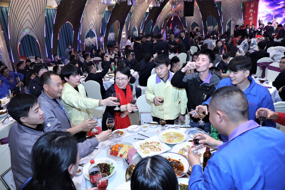 筚路蓝缕度十载，，，，，如日方升新征程|77779193永利科技2022年度优异表扬仪式圆满竣事
