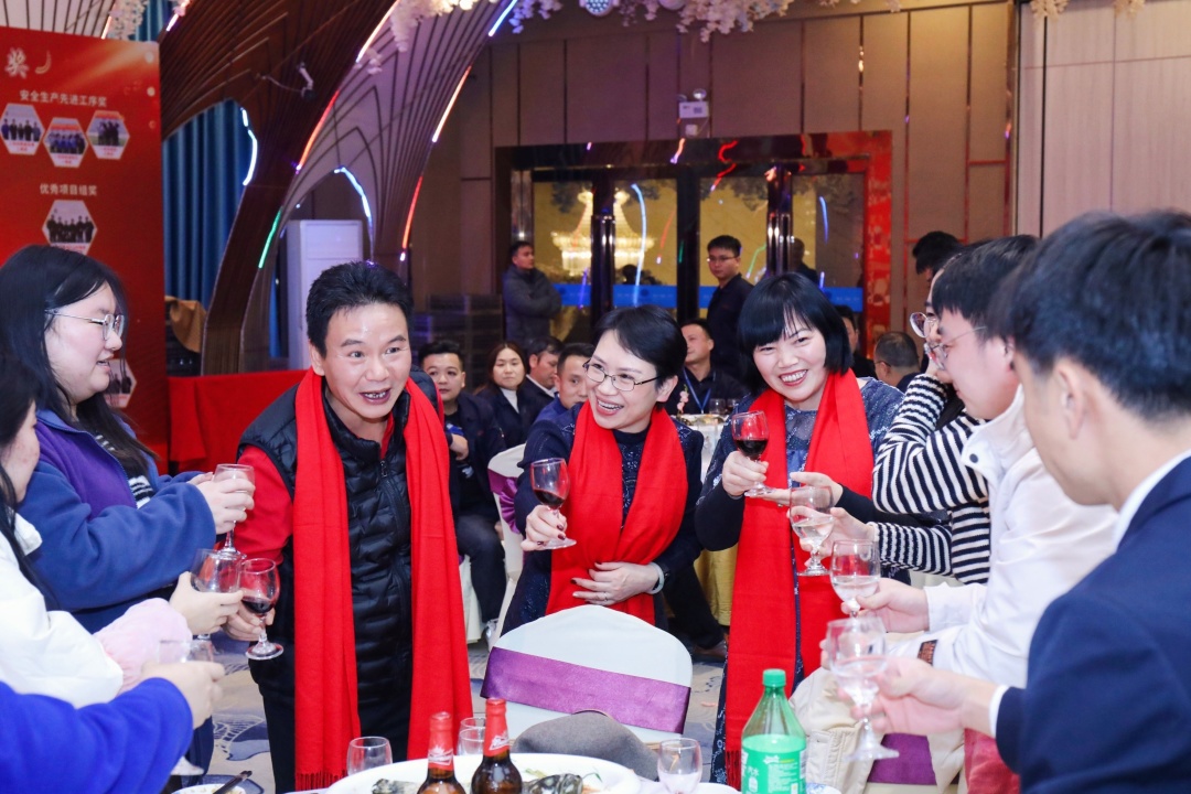 筚路蓝缕度十载，，，，，如日方升新征程|77779193永利科技2022年度优异表扬仪式圆满竣事